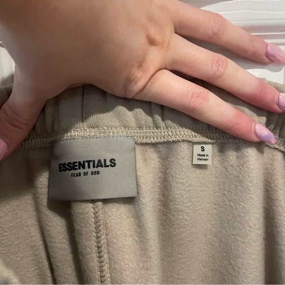 NWT men’s essentials sweats - Picture 6 of 6